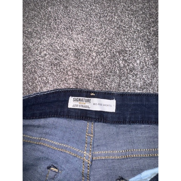 Levi's‎ Women's Dark Blue Jean Shorts - Picture 2 of 10